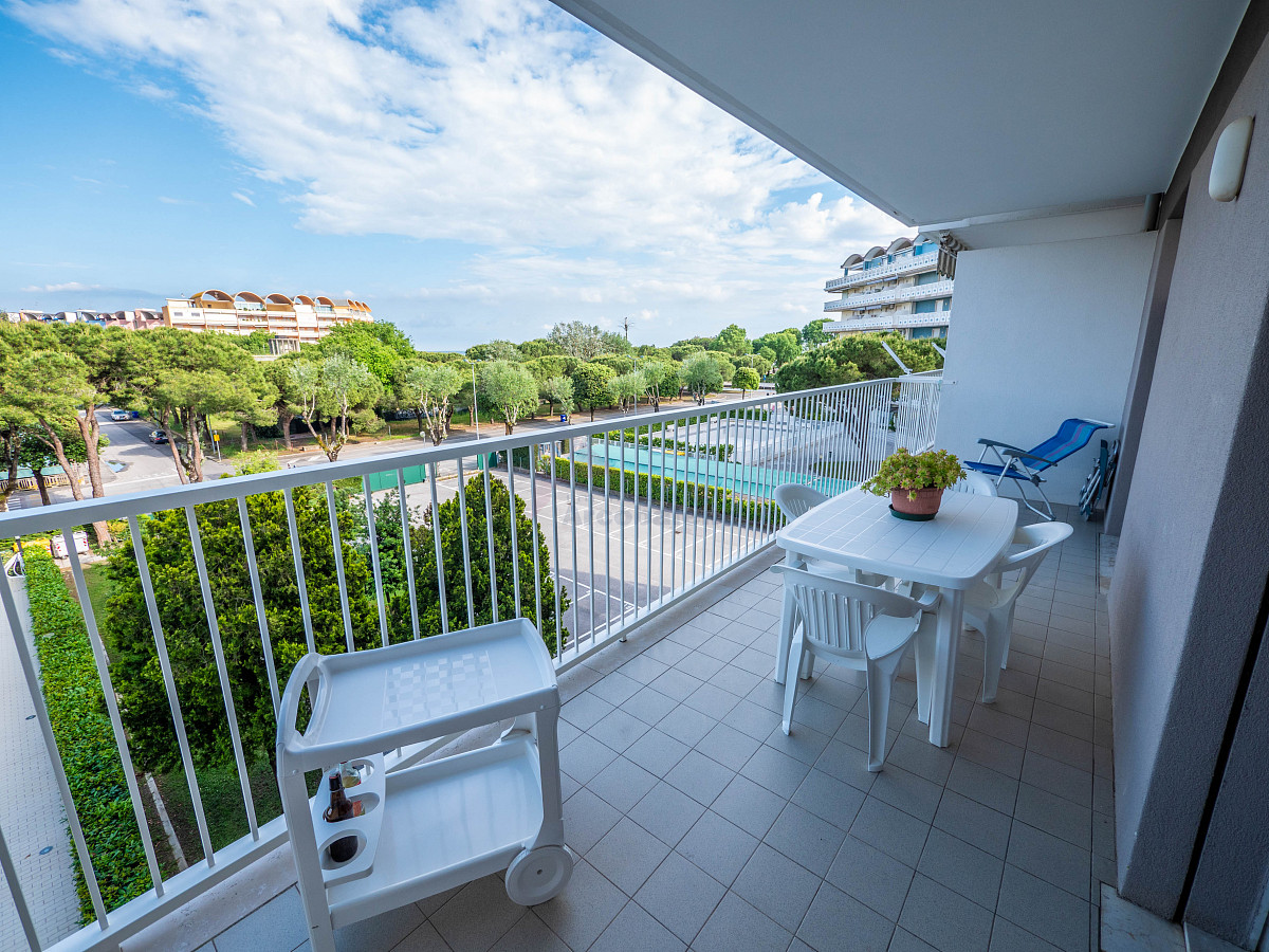 Garden - vyhled na bazen 3