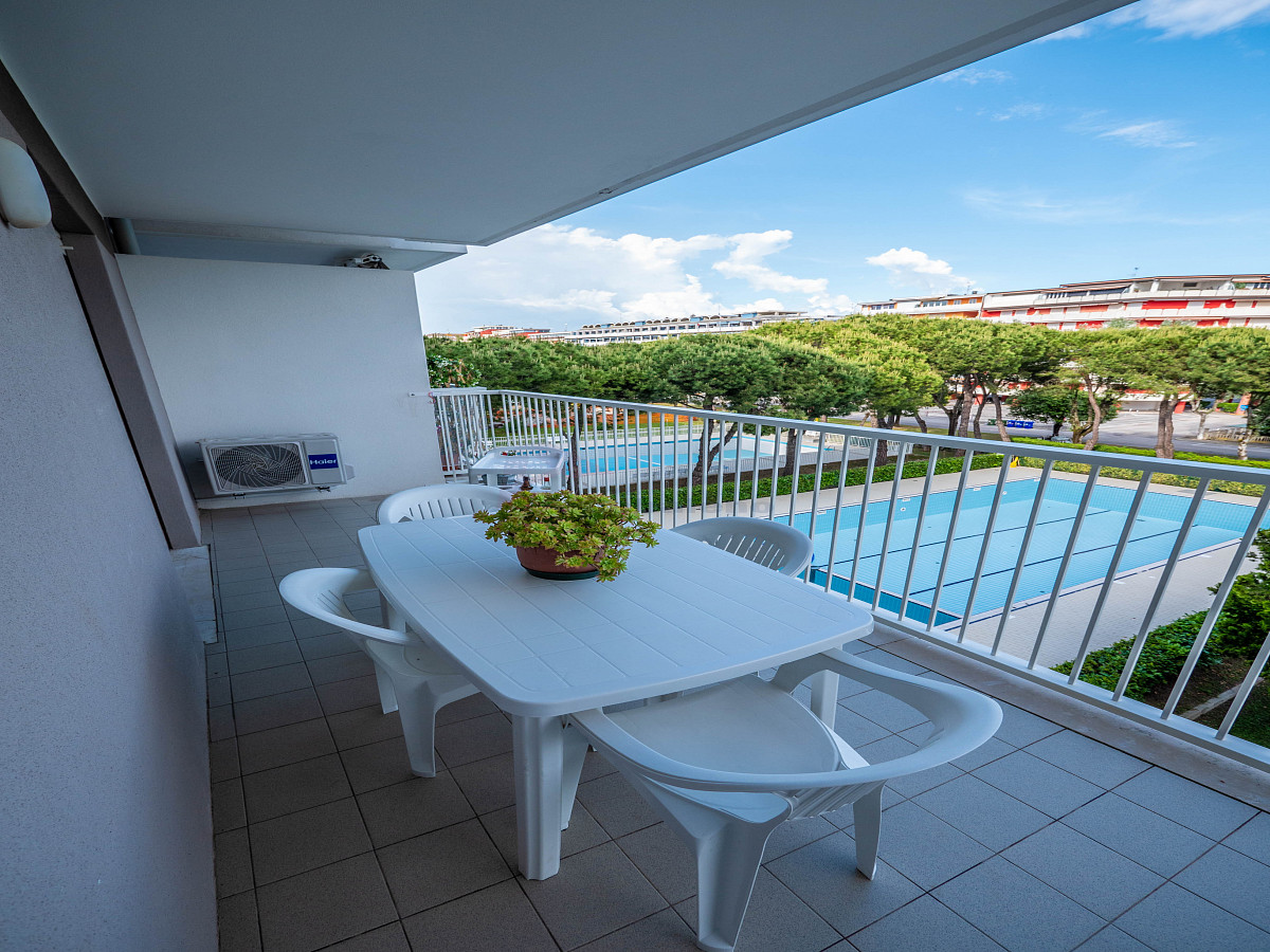 Garden - vyhled na bazen