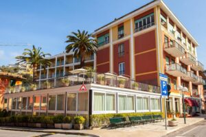 Hotel DORIA ***